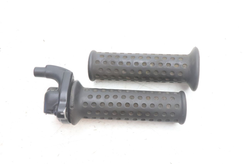 photo de POIGNEE ACCELERATEUR PIAGGIO VESPA S 2T 50 (2007 - 2014) - Vue principale