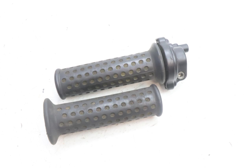 photo de POIGNEE ACCELERATEUR PIAGGIO VESPA S 2T 50 (2007 - 2014) - Zoom état d’usage