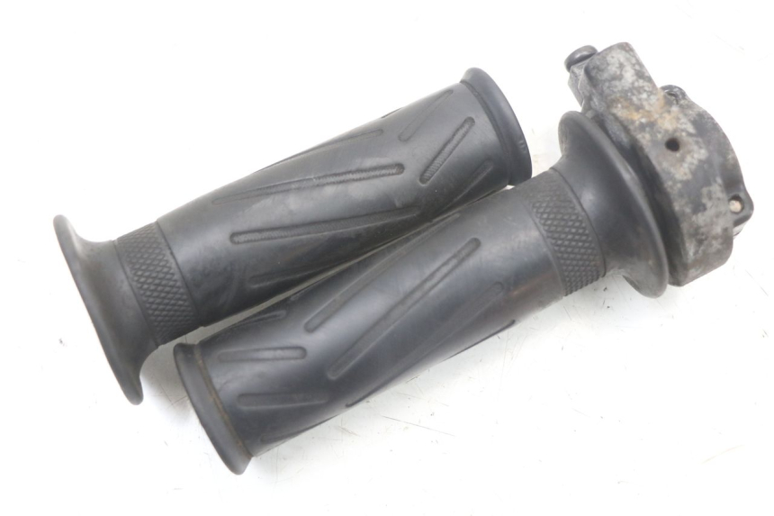 photo de POIGNEE ACCELERATEUR YAMAHA X-MAX XMAX 250 (2006 - 2009)