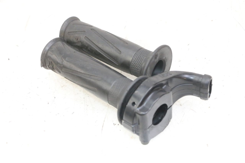 photo de POIGNEE ACCELERATEUR YAMAHA FZS FAZER 600 (2001 - 2003)