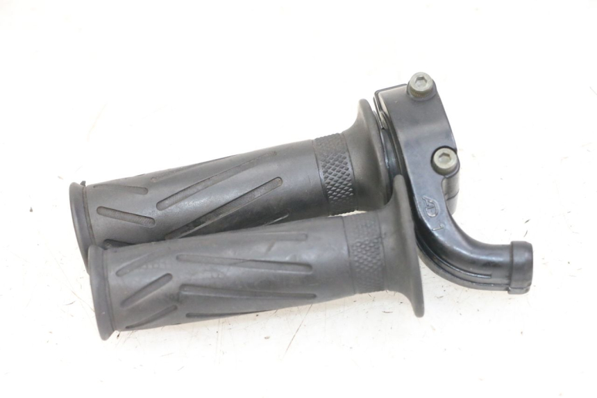 photo de POIGNEE ACCELERATEUR YAMAHA FZS FAZER 600 (2001 - 2003)
