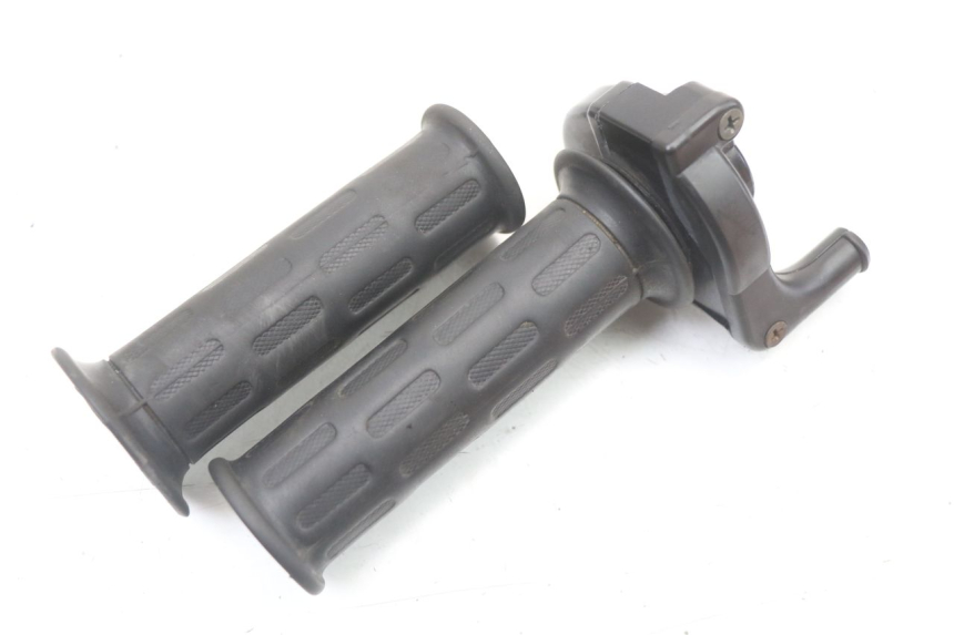 photo de POIGNEE ACCELERATEUR YAMAHA TDR DELTABOX 125 (1993 - 2003)