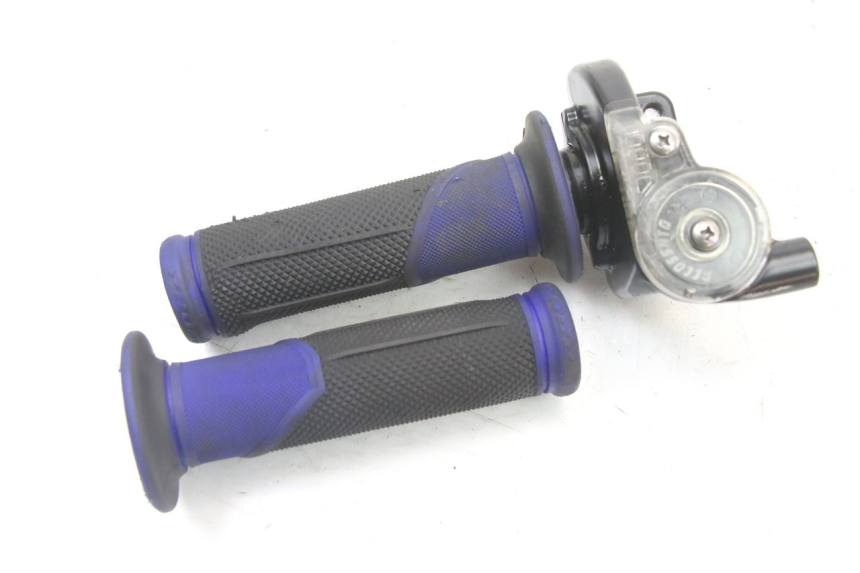photo de POIGNEE ACCELERATEUR YAMAHA YZ 125 (2006 - 2016)
