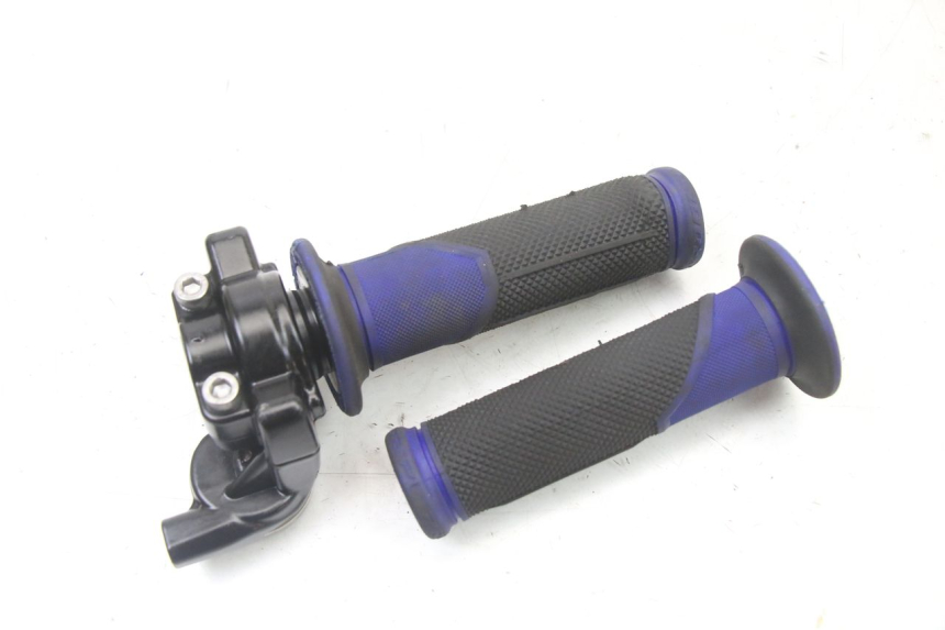 photo de POIGNEE ACCELERATEUR YAMAHA YZ 125 (2006 - 2016)