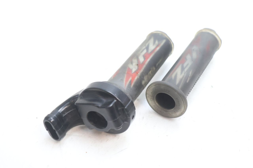 photo de POIGNEE ACCELERATEUR YAMAHA YZF R GENESIS 750 (1993 - 1998) - Zoom état d’usage