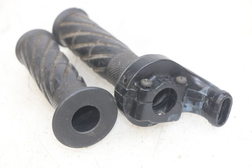 photo de POIGNEE ACCELERATEUR YAMAHA YZF R THUNDERCAT 600 (1996 - 2003)