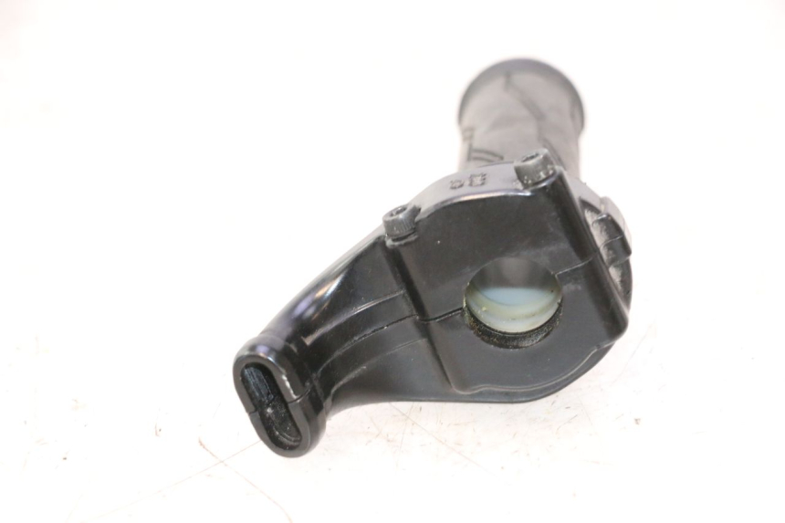 photo de POIGNEE ACCELERATEUR YAMAHA YZF R6 600 (2008 - 2009) - Autre angle de vue