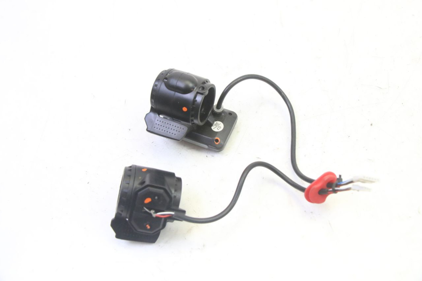 photo de POIGNEE ACCELERATEUR MOOVWAY Z8 1