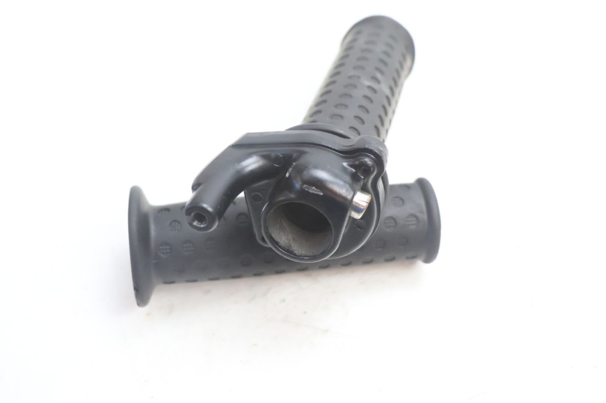 photo de POIGNEE ACCELERATEUR PIAGGIO ZIP 2T 50 (2009 - 2019) - Autre angle de vue