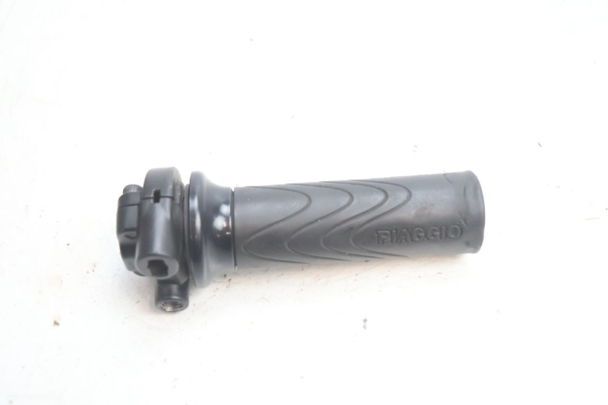 photo de POIGNEE ACCELERATEUR PIAGGIO ZIP 4T 50 (2018 - 2020) - Points de fixation
