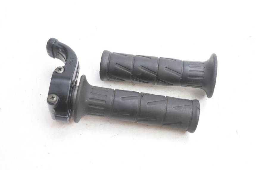 photo de POIGNEE ACCELERATEUR KAWASAKI ZX-6R ZX6R 600 (2000 - 2002) - Vue principale