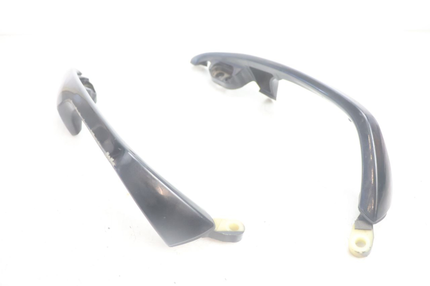 photo de POIGNEE ARRIERE SUZUKI BURGMAN EXECUTIVE ABS 650 (2006 - 2012) - Détails caractéristiques