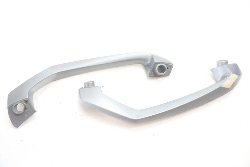 photo de POIGNEE ARRIERE BMW C SPORT 650 (2015 - 2021) - Gros plan technique