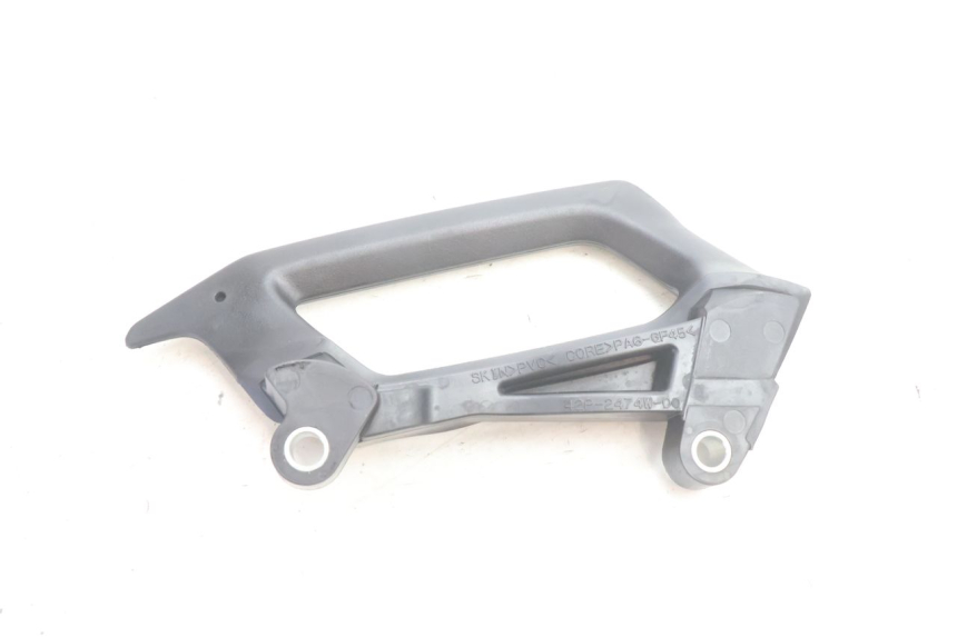 photo de POIGNEE ARRIERE DROITE  YAMAHA FZ8 800 (2010 - 2016) - Zoom état d’usage