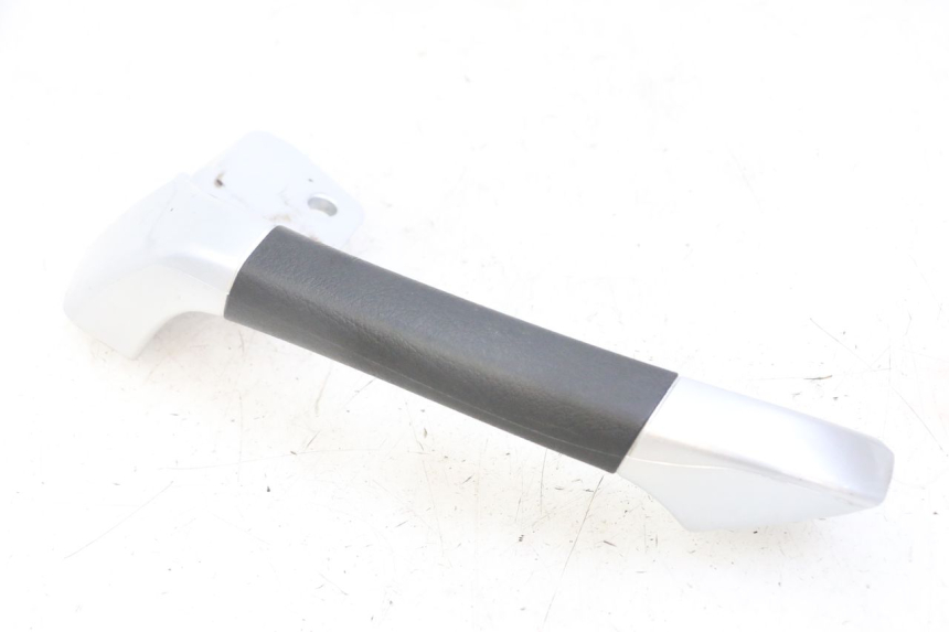 photo de POIGNEE ARRIERE DROITE  PIAGGIO MP3 LT 300 (2010 - 2016)