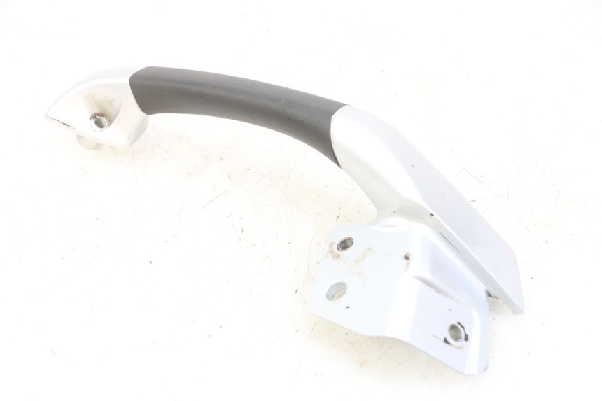 photo de POIGNEE ARRIERE DROITE  PIAGGIO MP3 LT 300 (2010 - 2016)