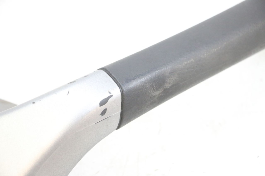 photo de POIGNEE ARRIERE DROITE  PIAGGIO MP3 125 (2006 - 2014)