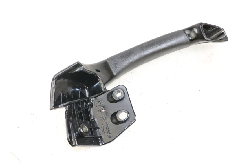 photo de POIGNEE ARRIERE DROITE PIAGGIO MP3 500 (2011 - 2015)