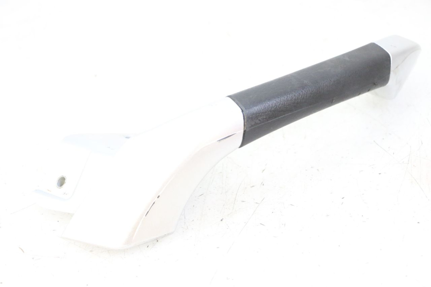 photo de POIGNEE ARRIERE DROITE PIAGGIO MP3 LT 400 (2007 - 2012)