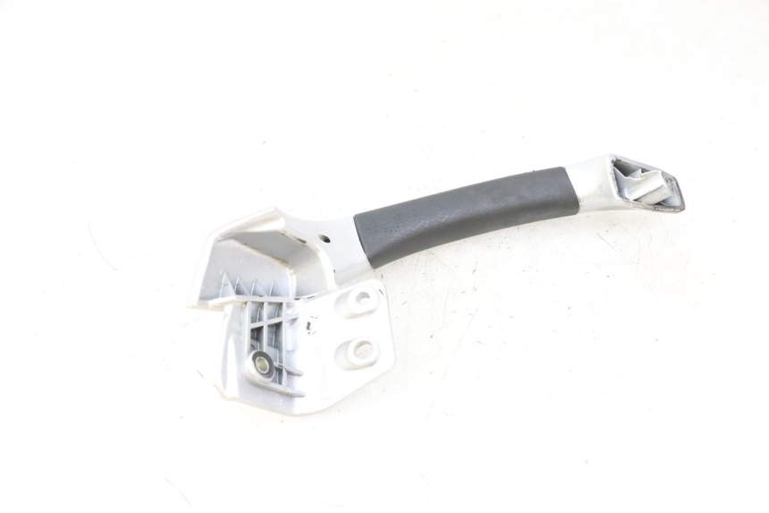 photo de POIGNEE ARRIERE DROITE PIAGGIO MP3 LT 400 (2007 - 2012)