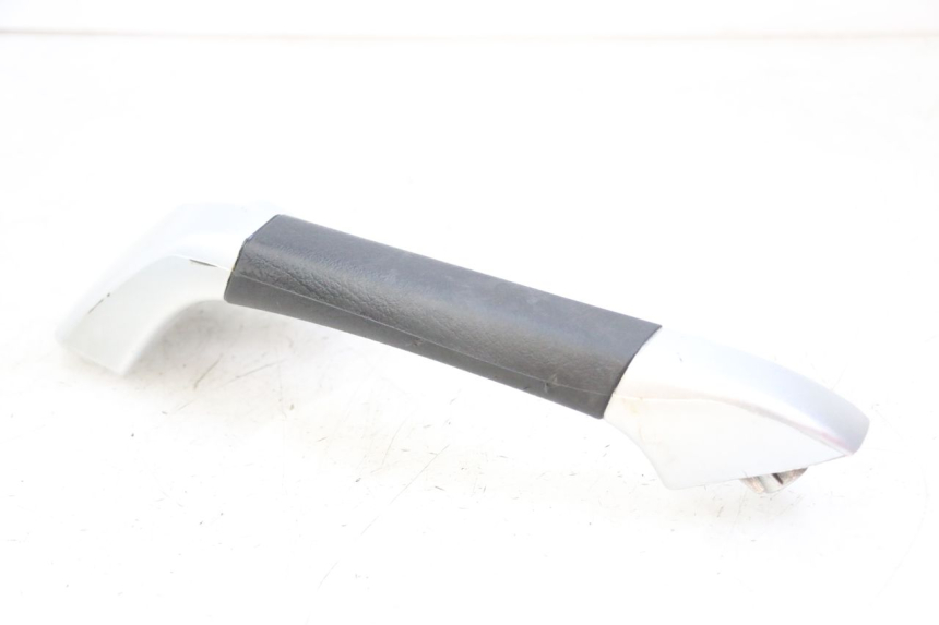 photo de POIGNEE ARRIERE DROITE PIAGGIO MP3 LT 400 (2007 - 2012)