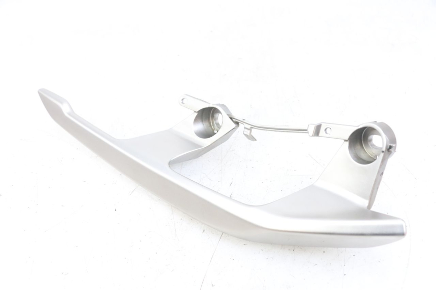 photo de POIGNEE ARRIERE DROITE YAMAHA XMAX X-MAX ABS 125 (2017 - 2020)