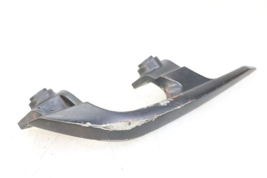 photo de POIGNEE ARRIERE DROITE  YAMAHA X-MAX XMAX ABS 250 (2010 - 2012) - Détail de la pièce