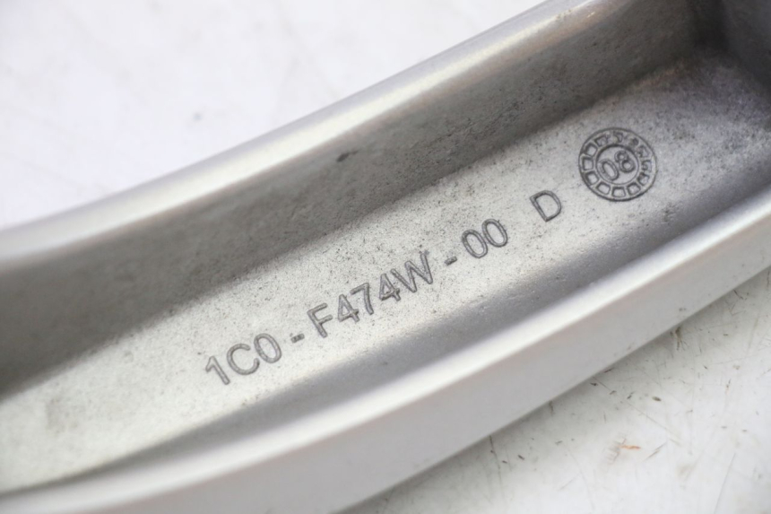 photo de POIGNEE ARRIERE DROITE  YAMAHA X-MAX XMAX 250 (2006 - 2009)