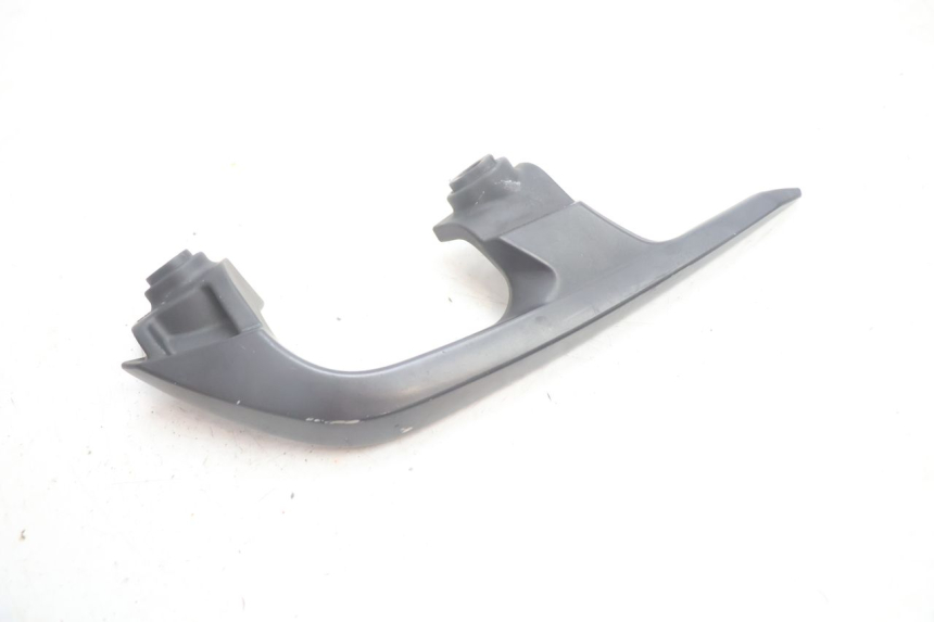 photo de POIGNEE ARRIERE DROITE YAMAHA X-MAX XMAX 125 (2010 - 2013) - Vue d’ensemble
