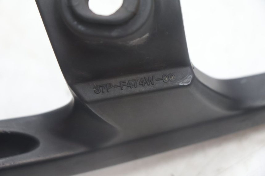 photo de POIGNEE ARRIERE DROITE YAMAHA X-MAX XMAX 125 (2010 - 2013) - Pièce contrôlée