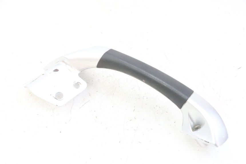 photo de POIGNEE ARRIERE GAUCHE PIAGGIO MP3 LT 300 (2010 - 2016)