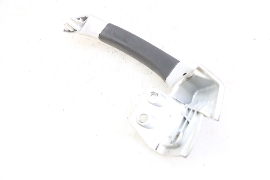 photo de POIGNEE ARRIERE GAUCHE PIAGGIO MP3 LT 300 (2010 - 2016)