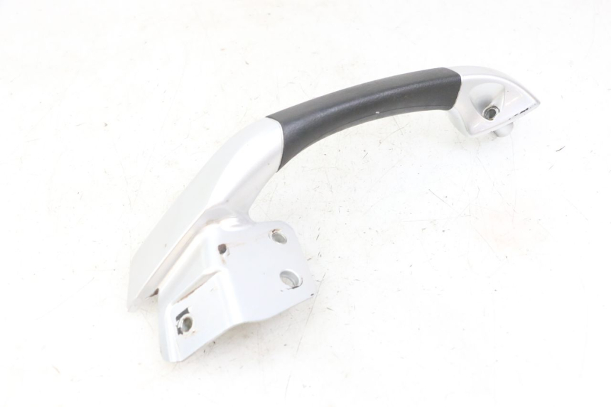 photo de POIGNEE ARRIERE GAUCHE PIAGGIO MP3 LT 300 (2010 - 2016)