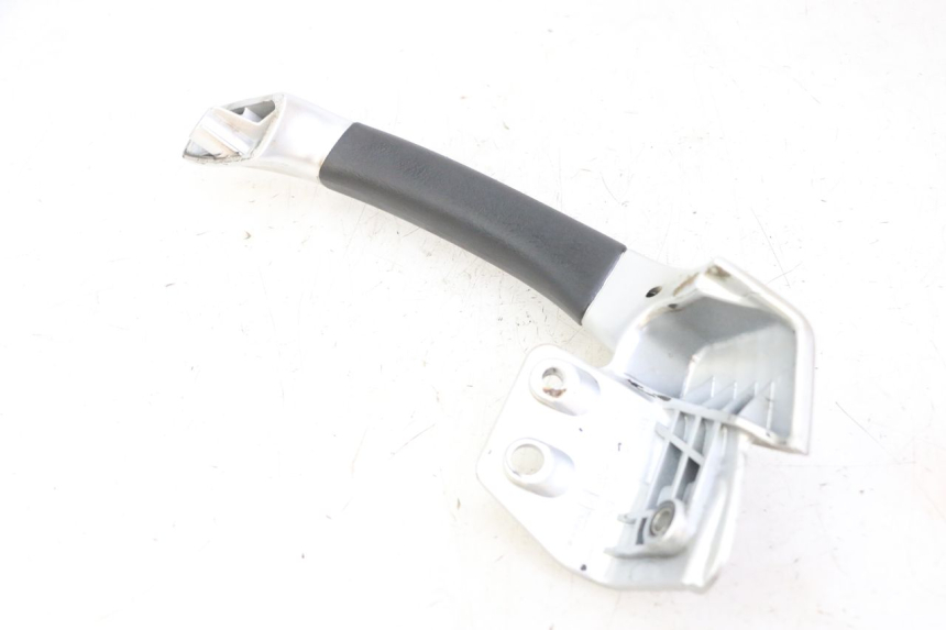 photo de POIGNEE ARRIERE GAUCHE PIAGGIO MP3 LT 300 (2010 - 2016) - Autre angle de vue