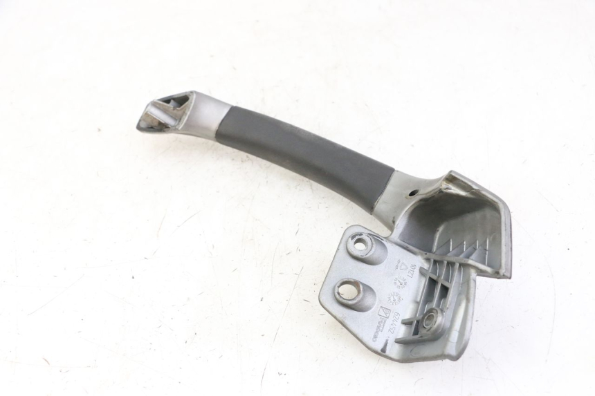 photo de POIGNEE ARRIERE GAUCHE PIAGGIO MP3 125 (2006 - 2014)