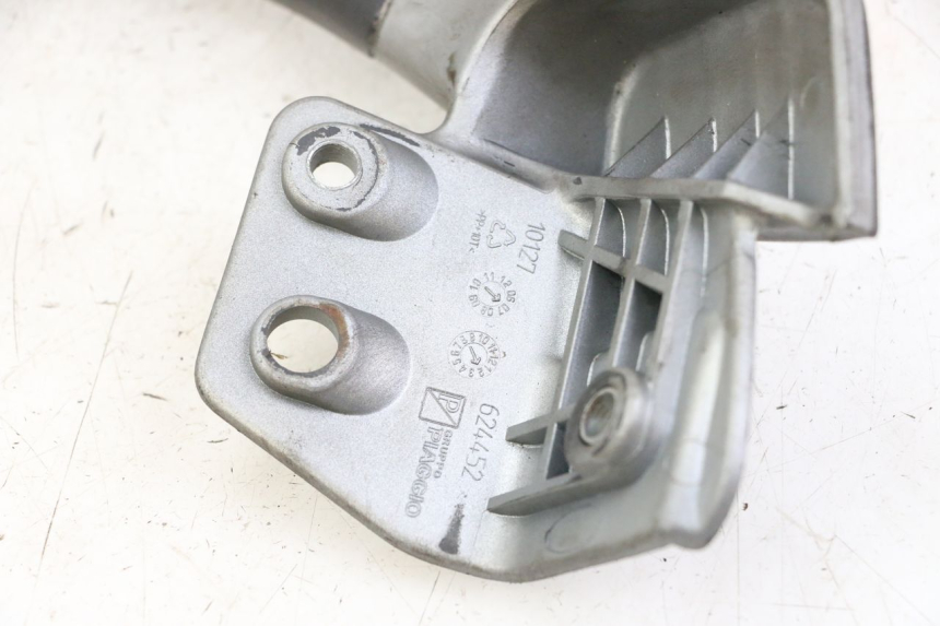 photo de POIGNEE ARRIERE GAUCHE PIAGGIO MP3 125 (2006 - 2014)