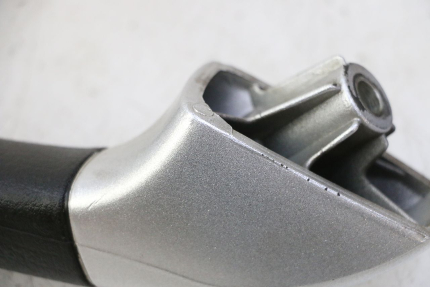 photo de POIGNEE ARRIERE GAUCHE PIAGGIO MP3 RL 250 (2007 - 2010)