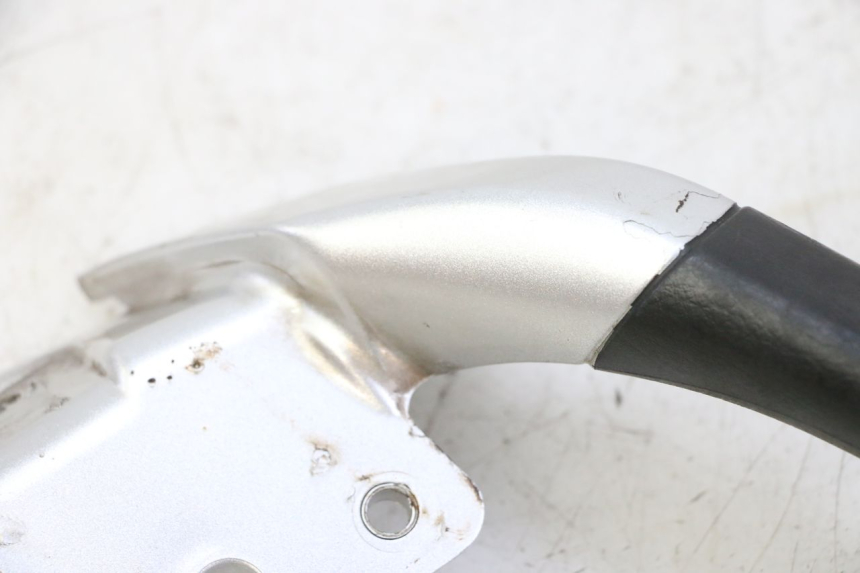 photo de POIGNEE ARRIERE GAUCHE PIAGGIO MP3 RL 250 (2007 - 2010)