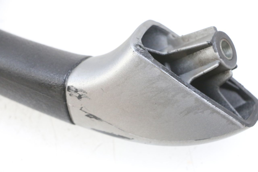 photo de POIGNEE ARRIERE GAUCHE PIAGGIO MP3 125 (2006 - 2014)