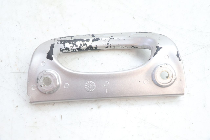 photo de POIGNEE ARRIERE GAUCHE YAMAHA NEO'S NEOS 2T 50 (1998 - 2007) - Autre angle de vue