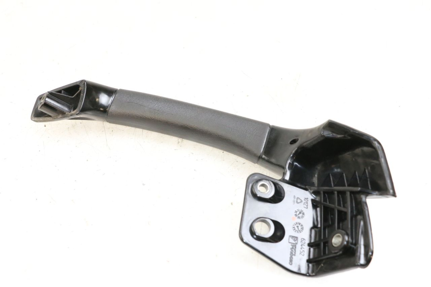 photo de POIGNEE ARRIERE GAUCHE PIAGGIO MP3 500 (2011 - 2015)