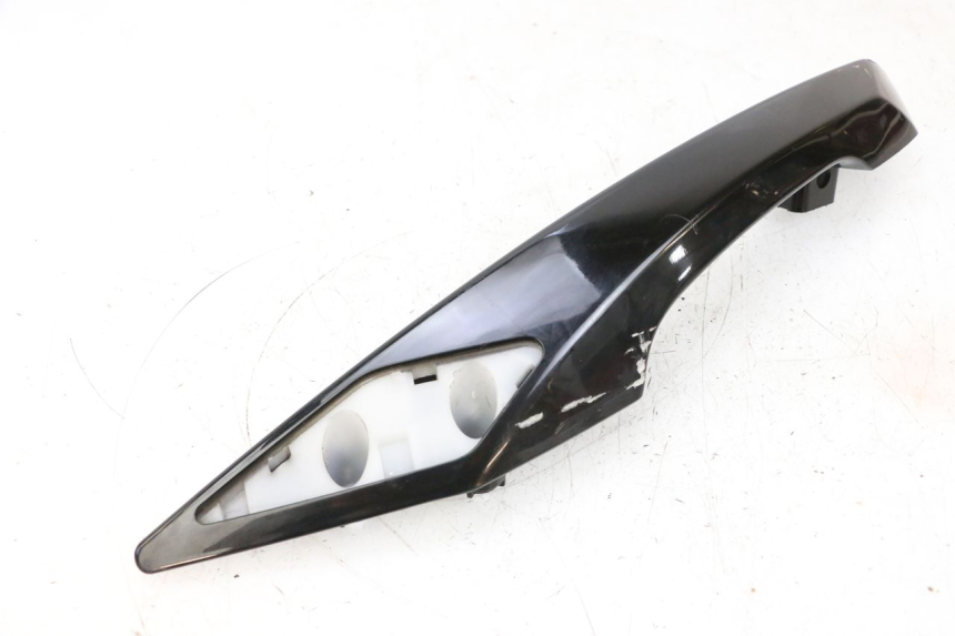 photo de POIGNEE ARRIERE GAUCHE PEUGEOT SATELIS 125 (2013 - 2018) - Détail de la pièce