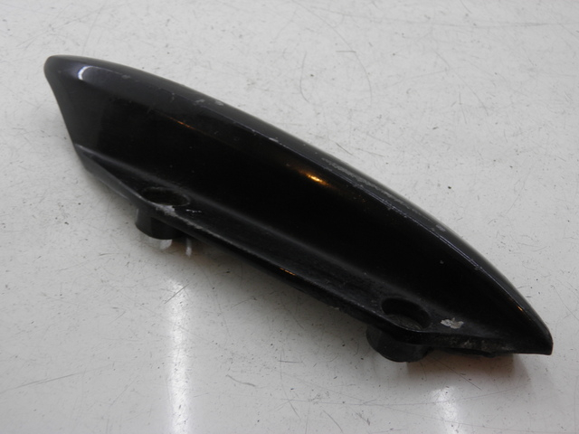 photo de POIGNEE ARRIERE GAUCHE SUZUKI UH BURGMAN 125 (2002 - 2006)