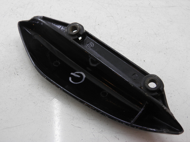 photo de POIGNEE ARRIERE GAUCHE SUZUKI UH BURGMAN 125 (2002 - 2006)