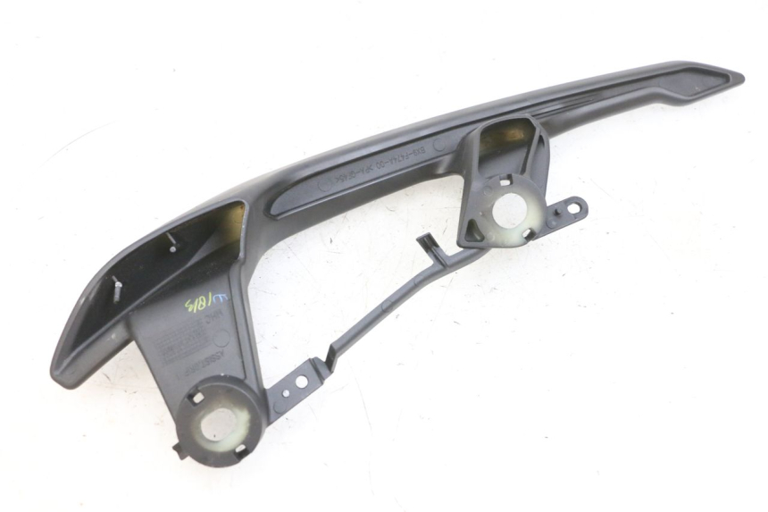 photo de POIGNEE ARRIERE GAUCHE YAMAHA TRICITY 300 (2020 - 2024) - Autre angle de vue