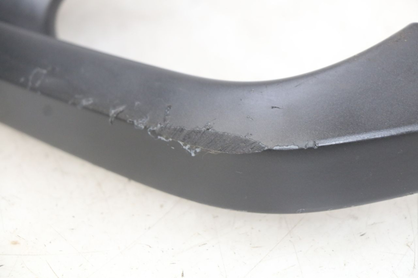 photo de POIGNEE ARRIERE GAUCHE YAMAHA X-MAX XMAX 125 (2010 - 2014)