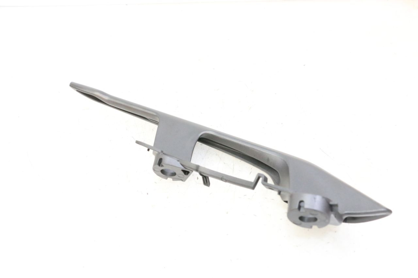 photo de POIGNEE ARRIERE GAUCHE YAMAHA XMAX X-MAX 125 (2021 - 2025) - Points de fixation