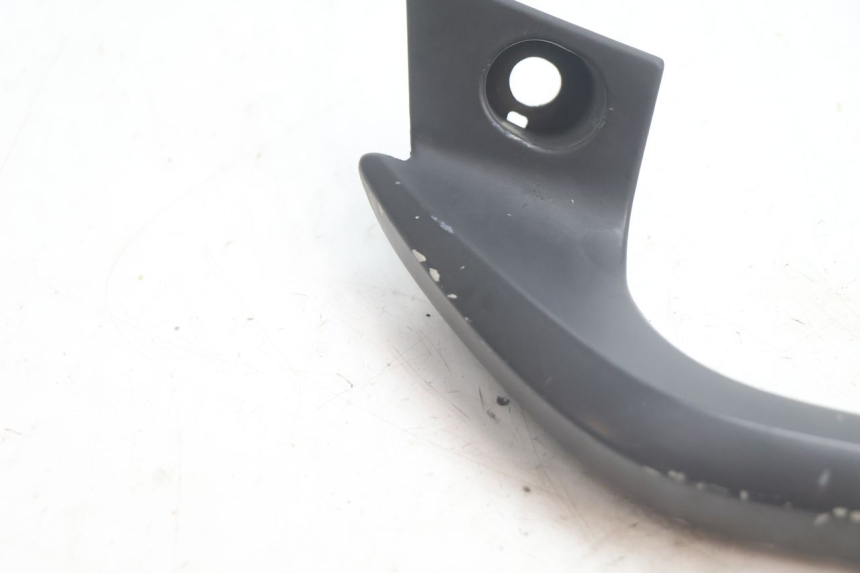 photo de POIGNEE ARRIERE GAUCHE YAMAHA X-MAX XMAX 125 (2010 - 2013) - Détail de la pièce