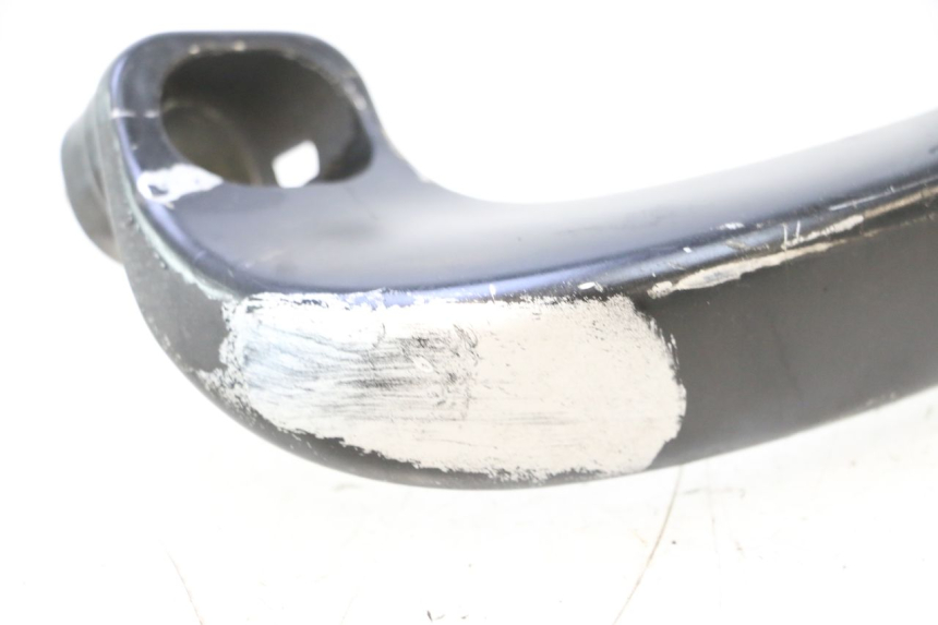 photo de POIGNEE ARRIERE GAUCHE YAMAHA XP T-MAX ABS 500 (2005 - 2005) - Autre angle de vue