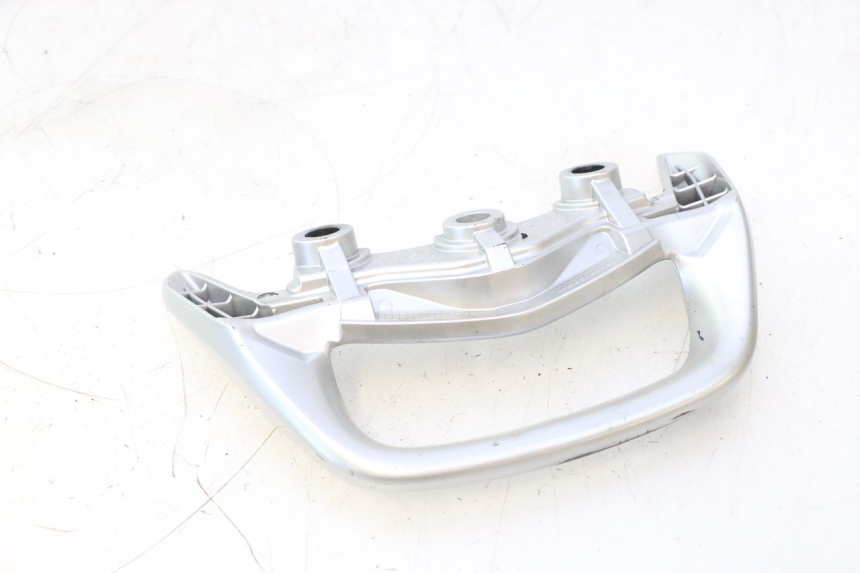 photo de POIGNEE ARRIERE SUZUKI GSR 600 (2005 - 2012) - Détail de la pièce